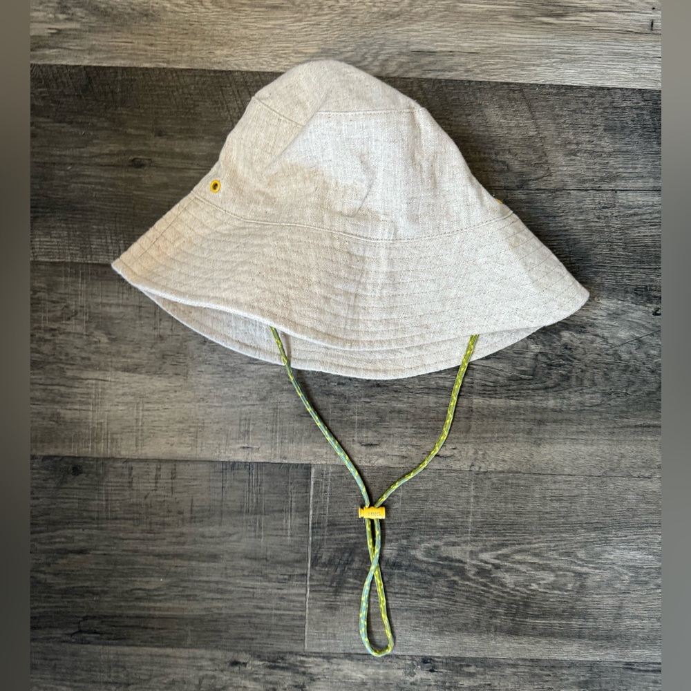 NEW WITHOUT TAGS WOMENS MANGO BUCKET HAT